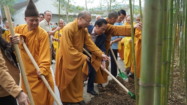 Chư Tôn đức Tăng, Ni, Phật tử: Nguồn lực cho công tác bảo vệ môi trường