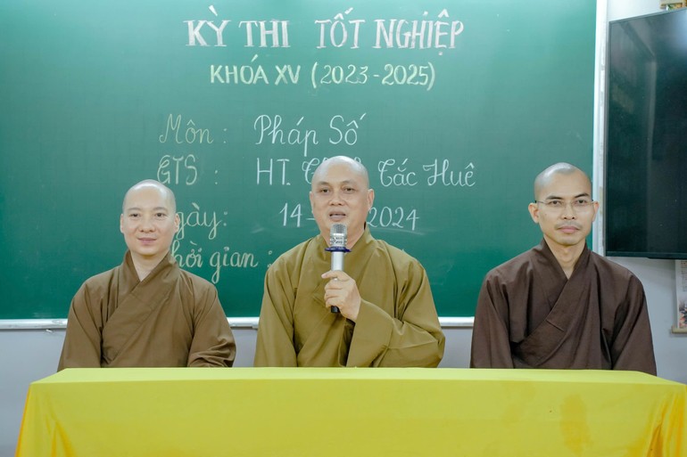 HCM: Lớp Sơ cấp Phật học Q.3 tổ chức thi tốt nghiệp cho Tăng Ni sinh niên khóa 2023-2025