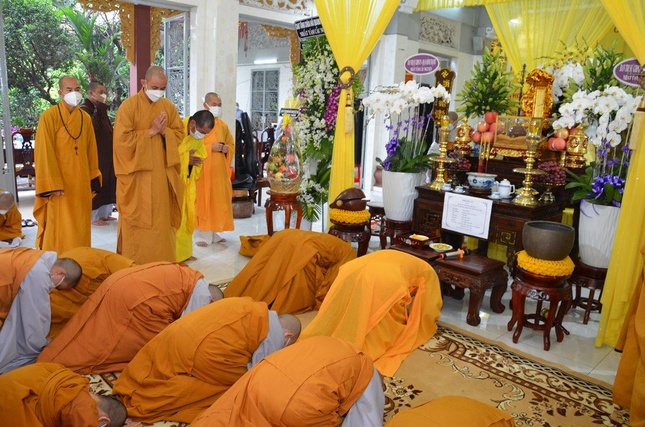 TP.HCM: Ban Trị sự Phật giáo quận Bình Thạnh viếng tang Ni trưởng Thích nữ Như Đức ảnh 8