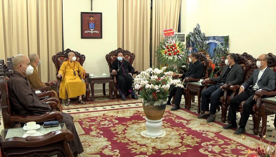 Hà Nội: Chư tôn đức Trung ương GHPGVN chúc mừng Giáng sinh 2021 ảnh 1