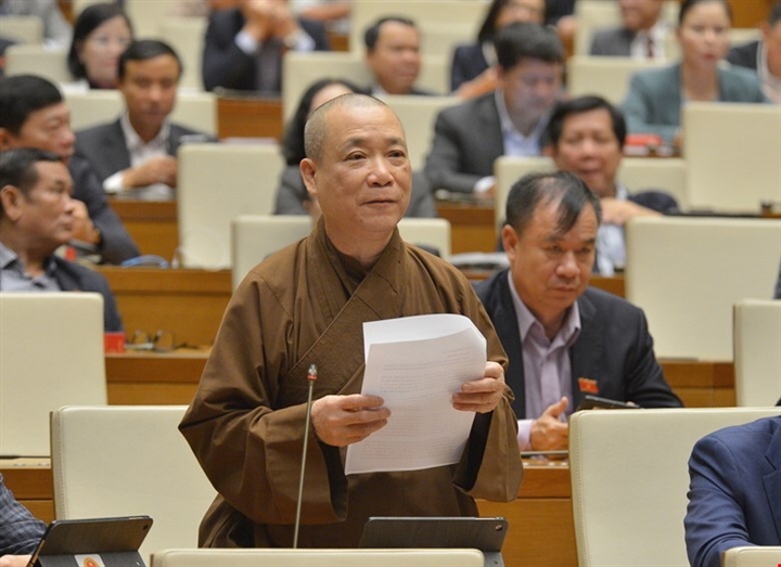 Tăng, Ni cởi áo cà sa cùng xông pha nơi tuyến đầu chống dịch