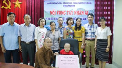 Nghị lực phi thường của “cô bé tí hon”