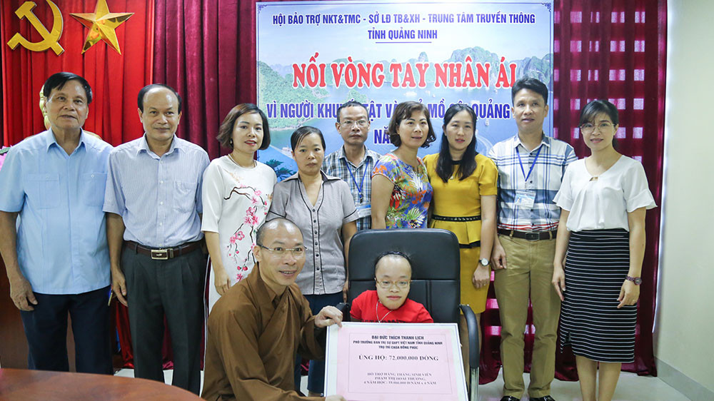 Nghị lực phi thường của “cô bé tí hon”