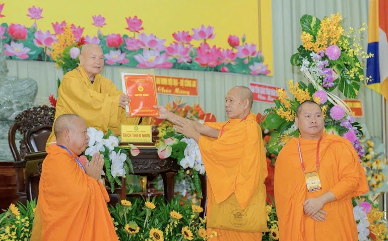 Kiên Giang: Trao quyết định thành lập Trường Trung cấp Phật học Nam tông Khmer Kiên Giang