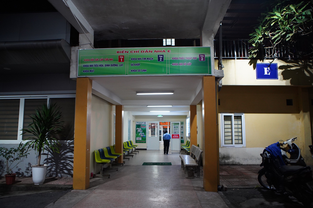 Khoa Hồi sức cấp cứu nhi, Bệnh viện Đa khoa Xanh Pôn, nơi bé A. điều trị suốt thời gian dài.