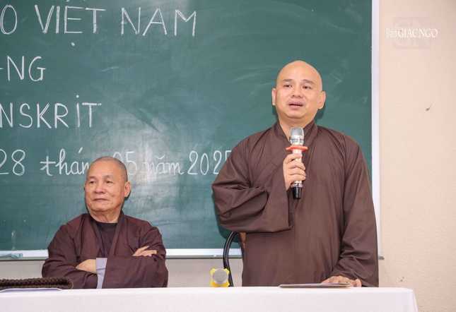 Đại đức Thích Lệ Ngôn, Trưởng phòng Đào tạo Học viện thông tin chương trình, nội quy khóa học