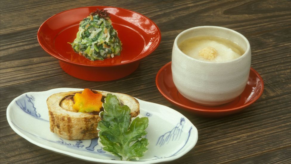 Màu sắc, hương vị và kỹ thuật đều là những yếu tố bắt buộc trong ẩm thực shōjin để món ăn hấp dẫn năm giác quan (Ảnh: Paolo Negri / Alamy)