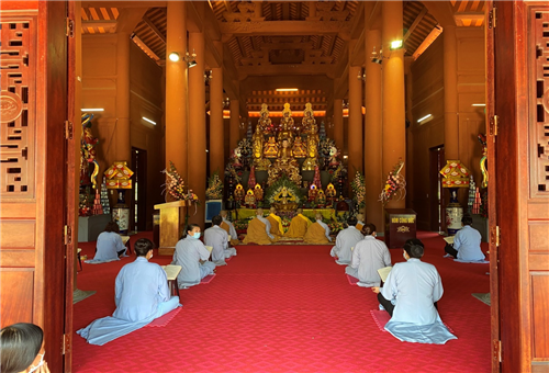 Cho tiền đi nghe pháp