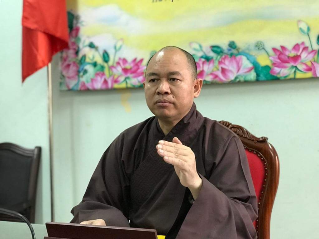 Trụ trì các chùa, cơ sở tự viện cung cấp thông tin cho cuộc tổng điều tra kinh tế