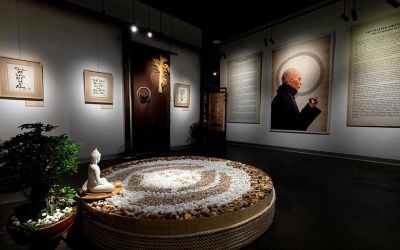 Chất Thiền thấm đẫm trong  thư pháp và sách của Thiền sư Thích Nhất Hạnh