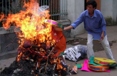 Từ 1/6 thắp hương, đốt vàng mã không đúng nơi quy định sẽ bị phạt