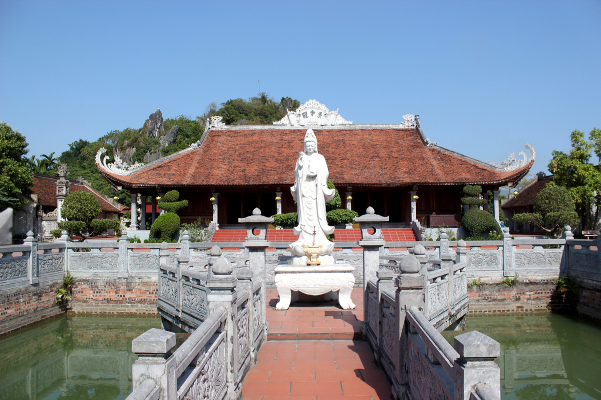 Chùa Cảnh Huống – điểm nhấn trong tour du lịch làng quê Yên Đức