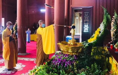 Sơn  La: Bà con các dân tộc  Tây Bắc thành  kính dự  lễ Phật đản