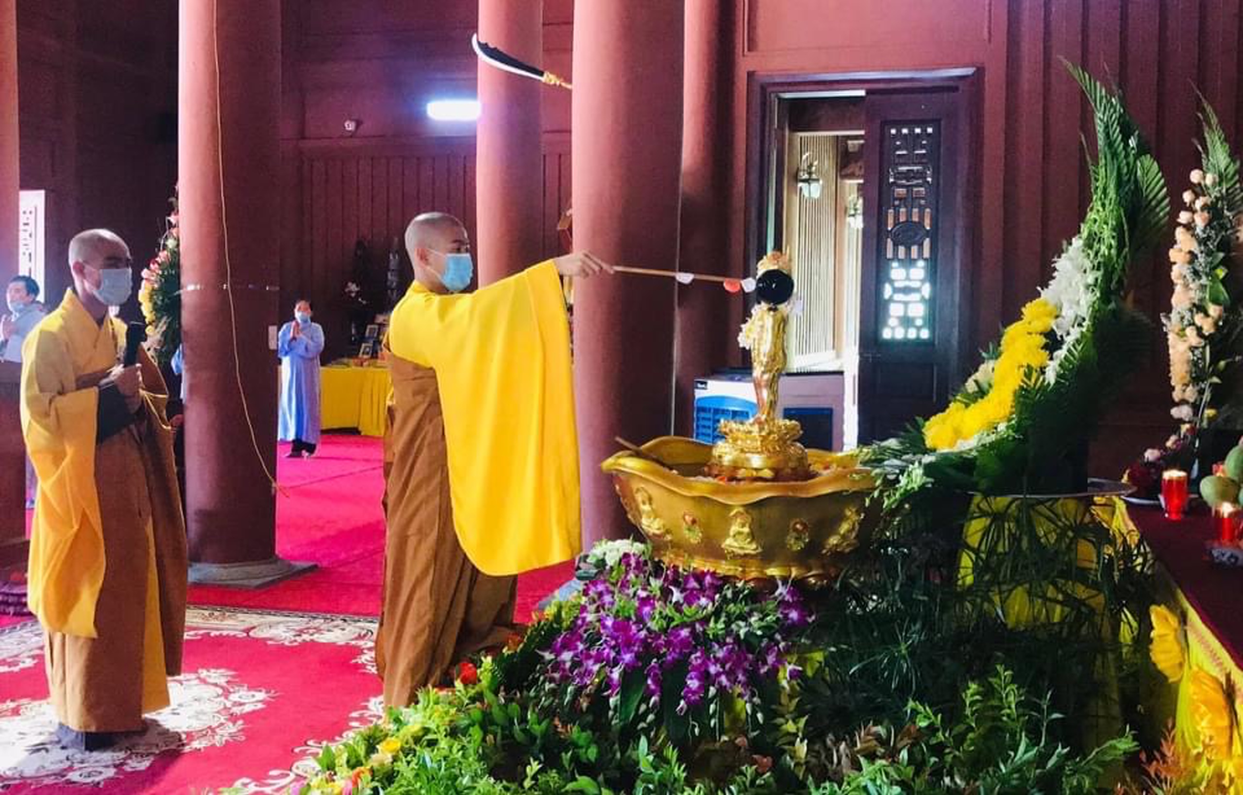 Sơn  La: Bà con các dân tộc  Tây Bắc thành  kính dự  lễ Phật đản