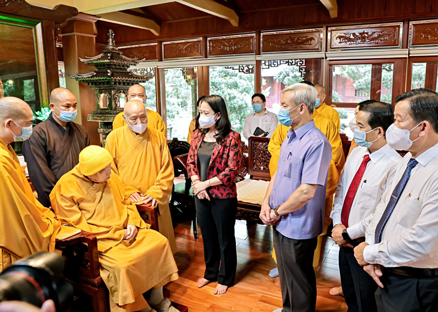 Phó Chủ tịch nước thăm Trưởng lão Hòa thượng Thích Thanh Từ