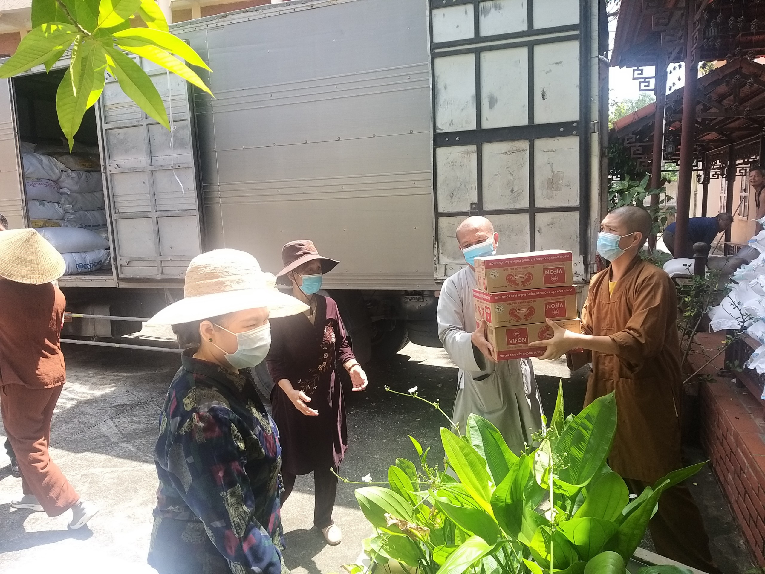 Phật giáo Quảng Ninh chung tay cùng miền Nam ruột thịt