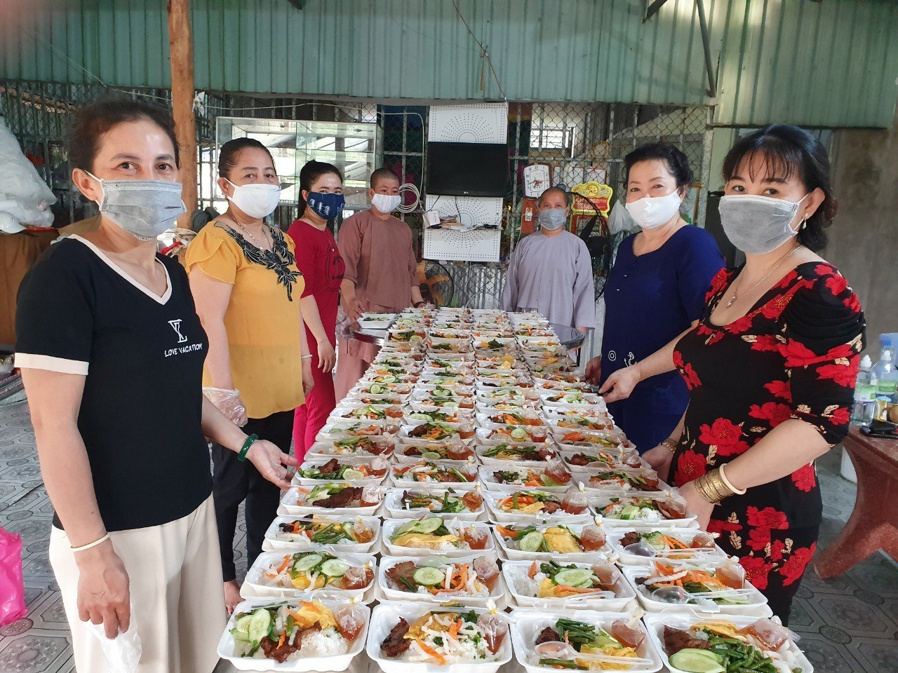 Kiên Giang: Bếp ăn Phi Thông hỗ trợ bà con khó khăn ảnh hưởng bởi dịch bệnh