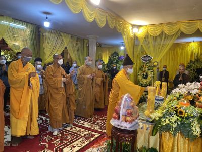 HT. Thích Thanh Quyết làm Trưởng đoàn Ban Trị sự 4 tỉnh cùng viếng Đức Pháp chủ