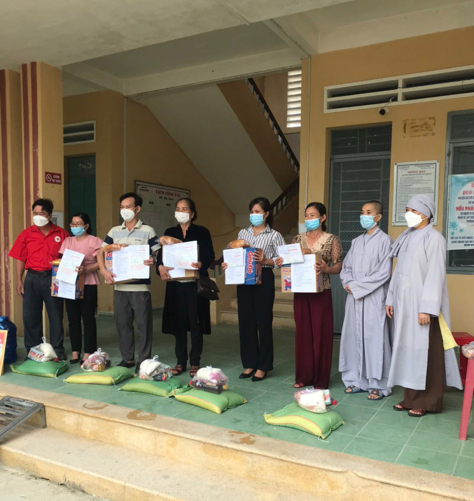 Gia Lai: Chùa Bửu Thắng hỗ trợ hộ nghèo bị nhiễm Covid-19 tại huyện Phú Thiện
