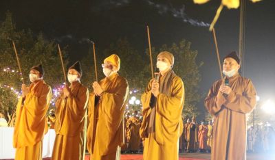 Đêm kỷ niệm Đức Phật thành đạo tại Học viện Phật giáo Hà Nội