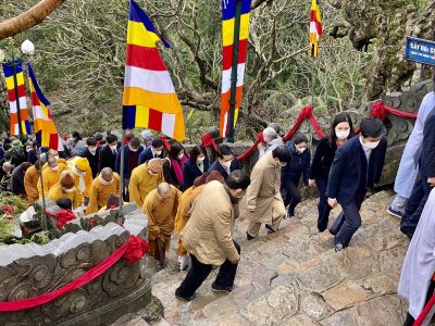 Yên Tử chính thức vào mùa lễ hội Xuân 2022