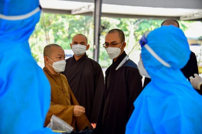 Học viện Phật giáo VN tại TP.HCM và Huế đón Tăng Ni sinh viên trở lại nội trú, học trực tiếp ảnh 1
