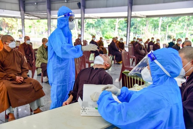 Học viện Phật giáo VN tại TP.HCM và Huế đón Tăng Ni sinh viên trở lại nội trú, học trực tiếp ảnh 2