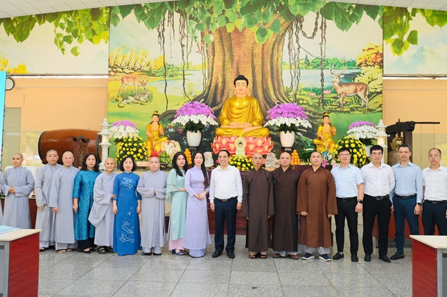 Lưu niệm sau hội nghị