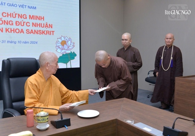 Đức Pháp chủ quang lâm trao học bổng Đức Nhuận cho Tăng Ni sinh viên khoa Phật học Sanskrit ảnh 3