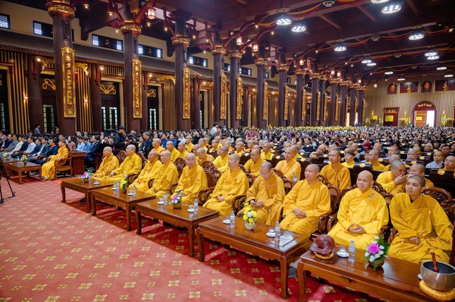 Chư tôn đức chứng minh, tham dự