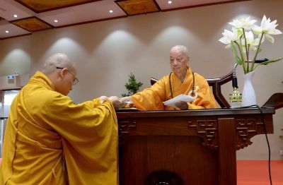 Học viện PGVN tại TP.HCM: Đức Pháp chủ quang lâm trao học bổng Đức Nhuận đến Tăng, Ni sinh