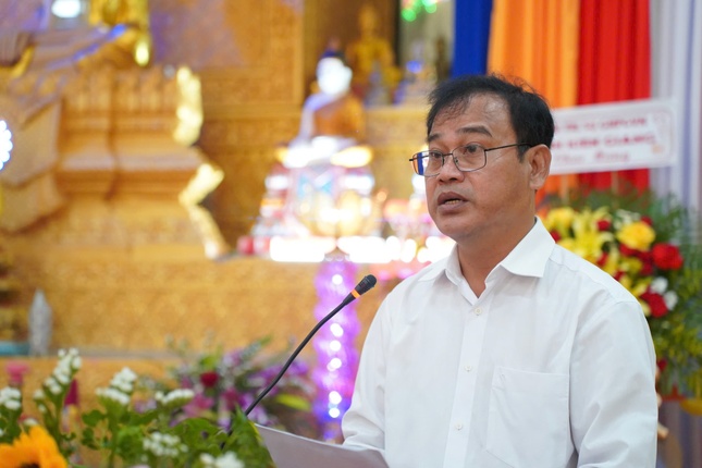 Ông Danh Phúc phát biểu chúc mừng