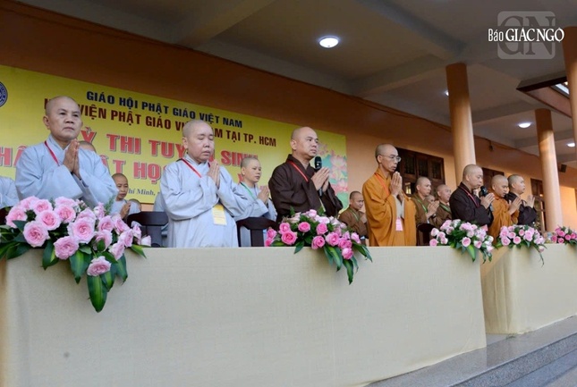 Chư tôn đức Hội đồng Tuyển sinh tham dự Lễ khai mạc